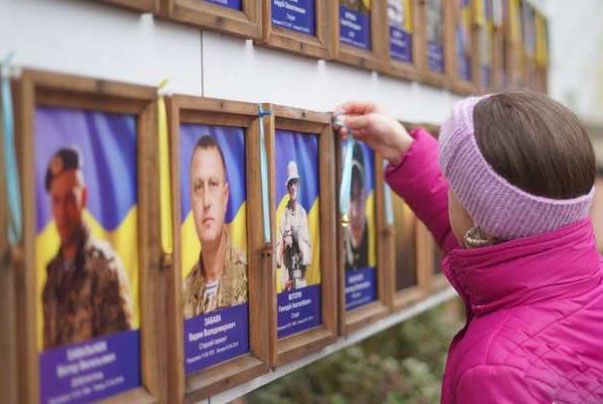 Чернівці: Ушанували загиблого воїна Геннадія Моторіна